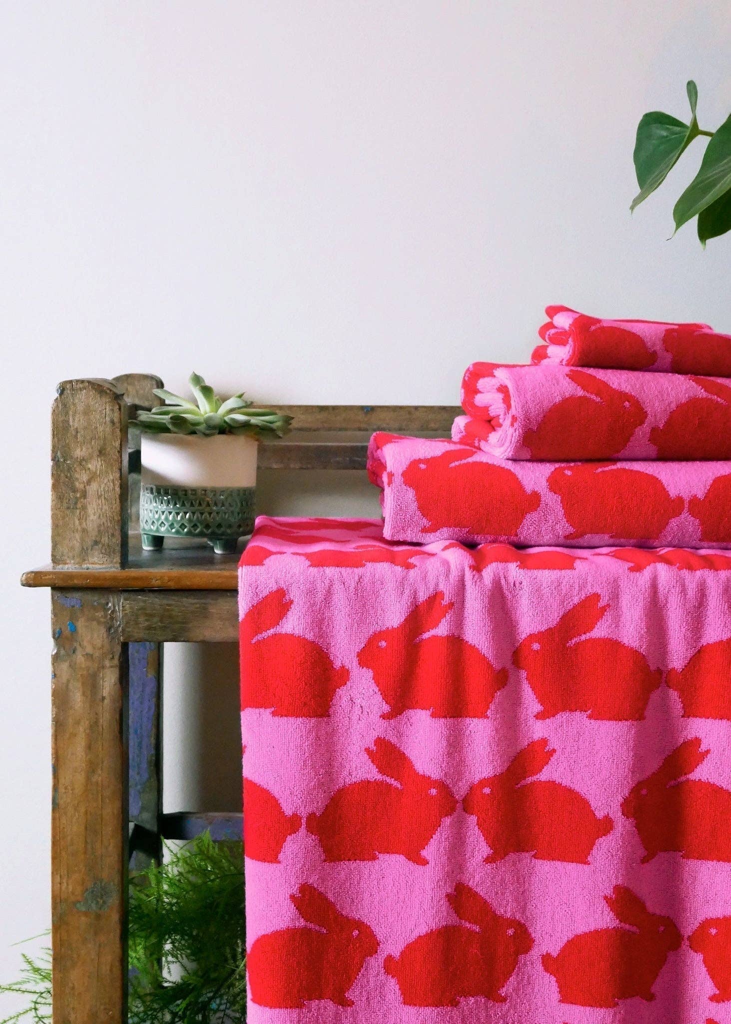 Anorak Kissing Rabbits Organic Cotton Hand Towel