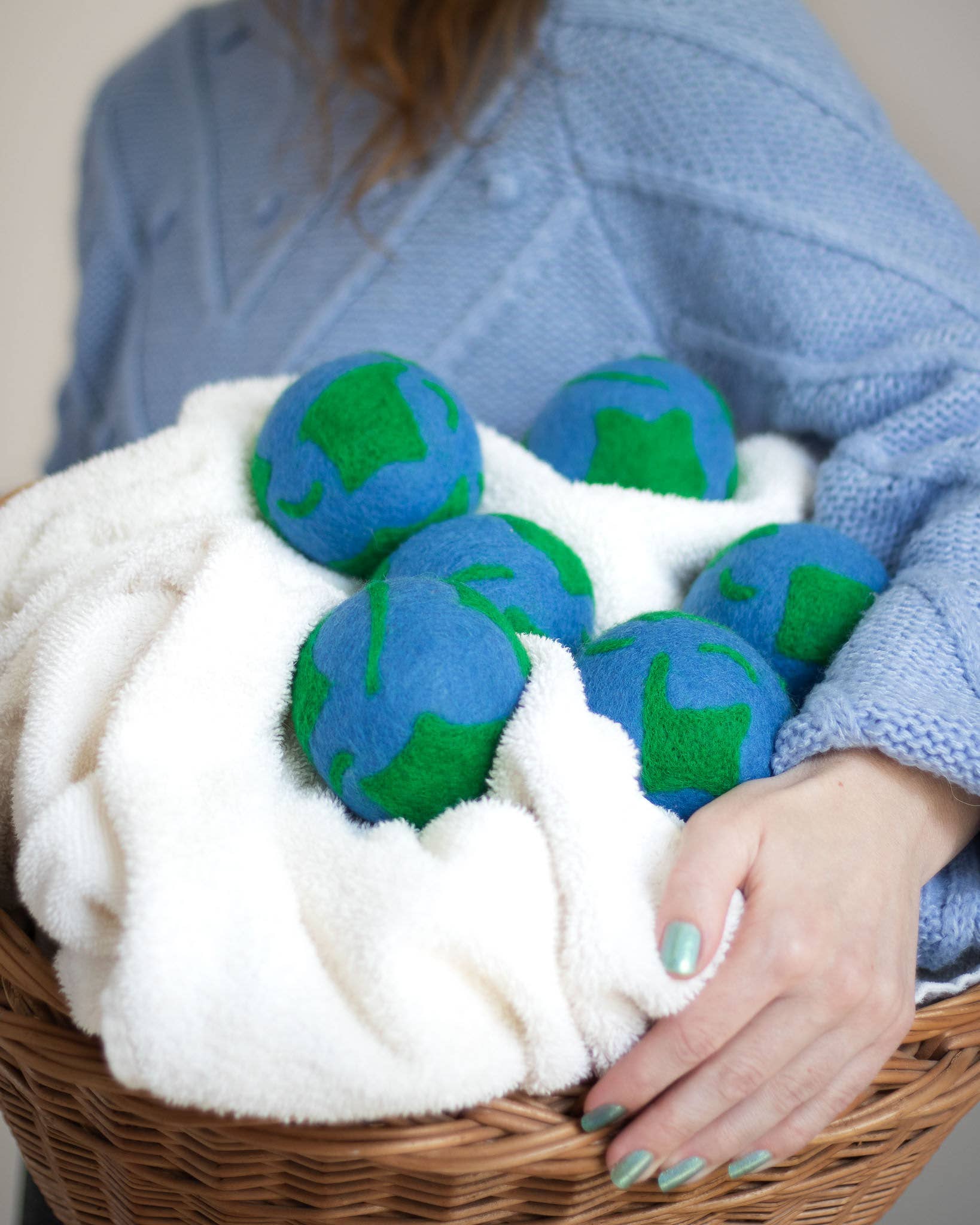 Mama Earth Eco Wool Dryer Ball (one)