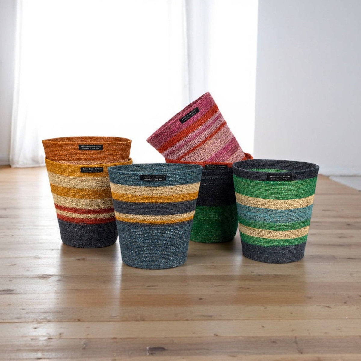 BRITISH COLOUR STANDARD Seagrass Waste Paper Basket in Midnight / Beryl Green