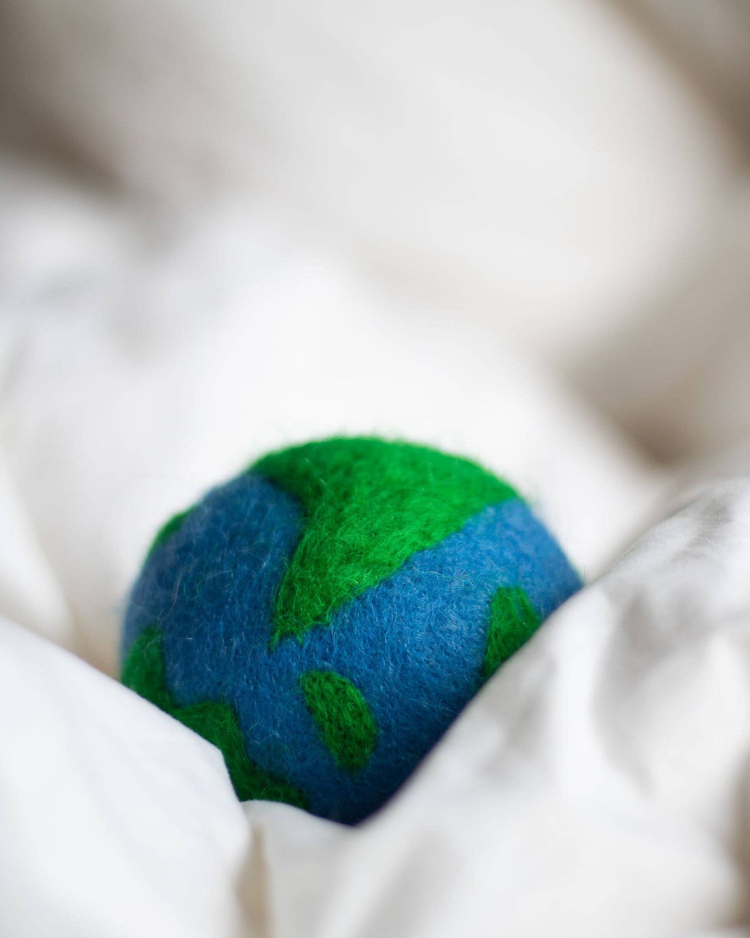 Mama Earth Eco Wool Dryer Ball (one)