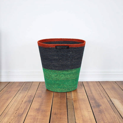 BRITISH COLOUR STANDARD Seagrass Waste Paper Basket in Midnight / Beryl Green