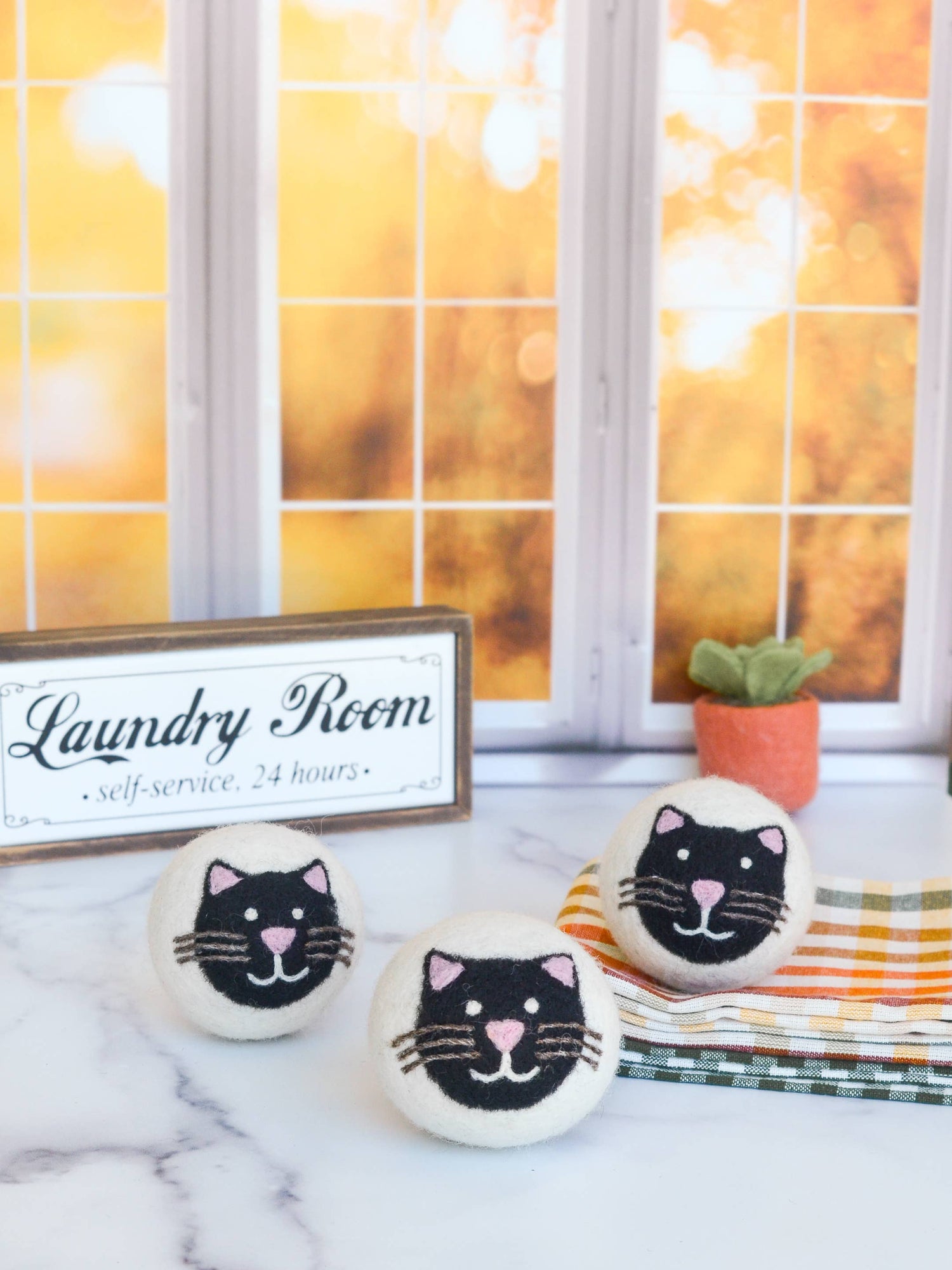 Black Cat Eco Wool Dryer Ball