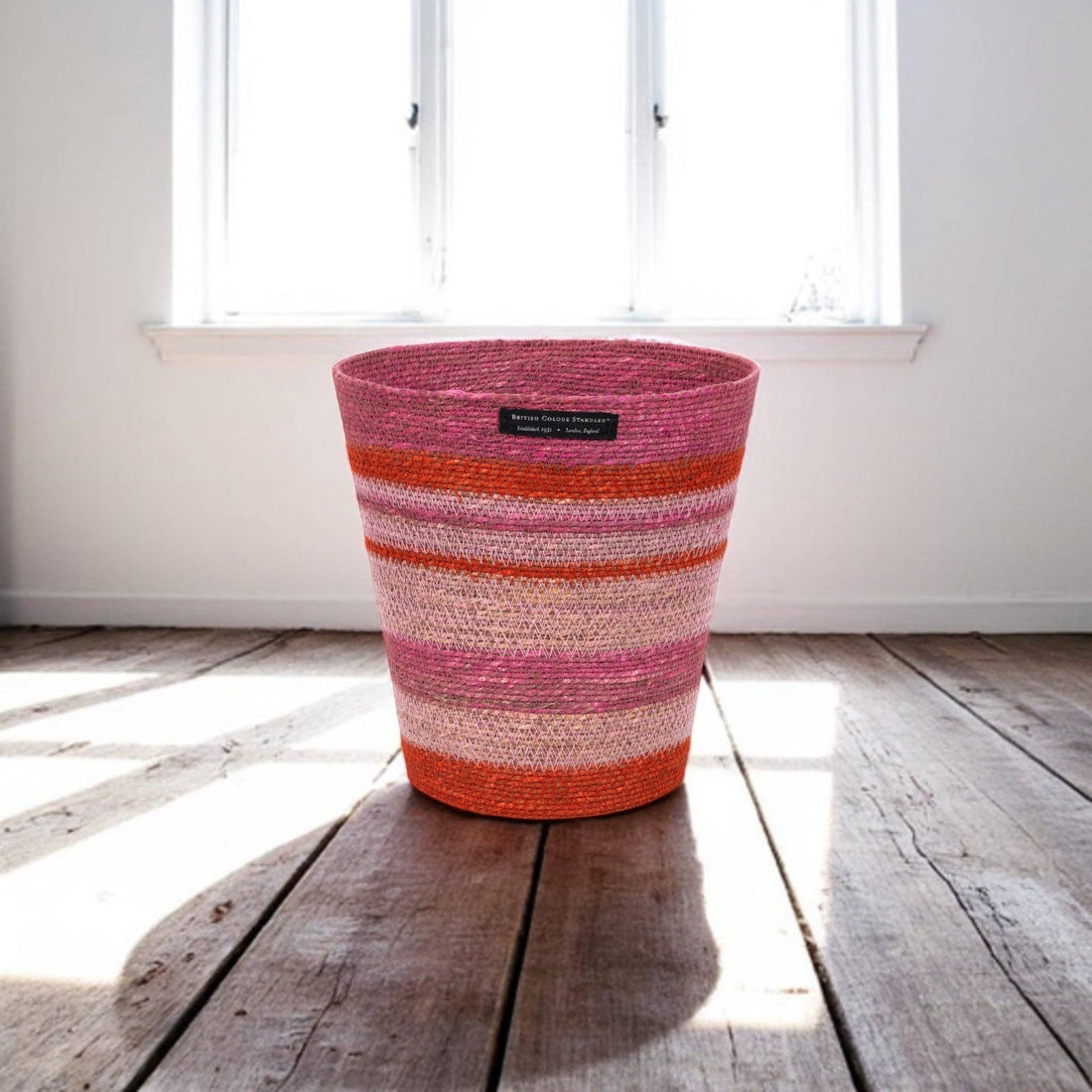 BRITISH COLOUR STANDARD Seagrass Waste Paper Basket in Guardsman / Neyron