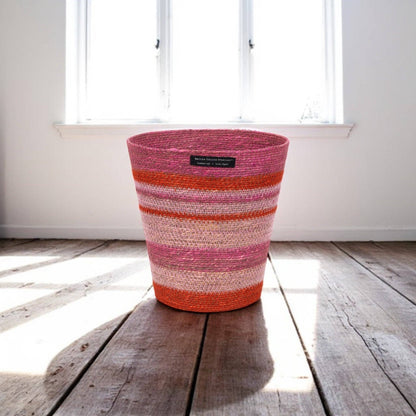BRITISH COLOUR STANDARD Seagrass Waste Paper Basket in Guardsman / Neyron