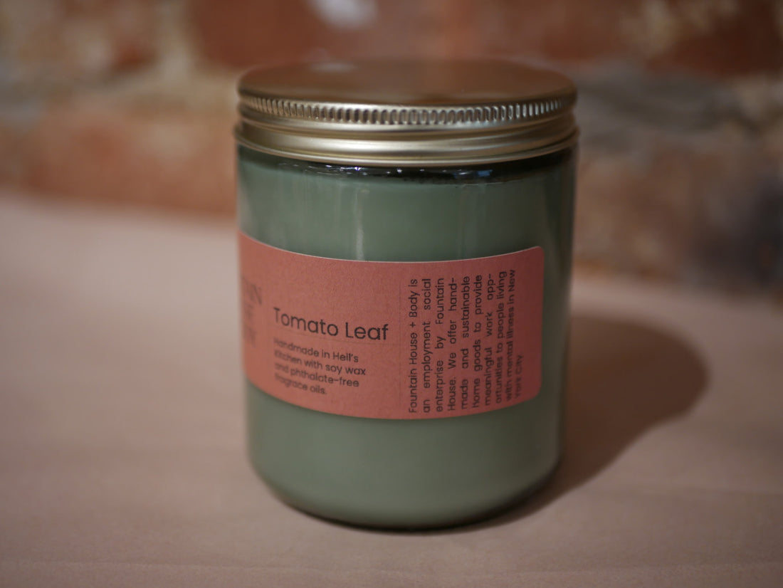 Hand Poured Soy Candle 7.2 oz --TOMATO LEAF