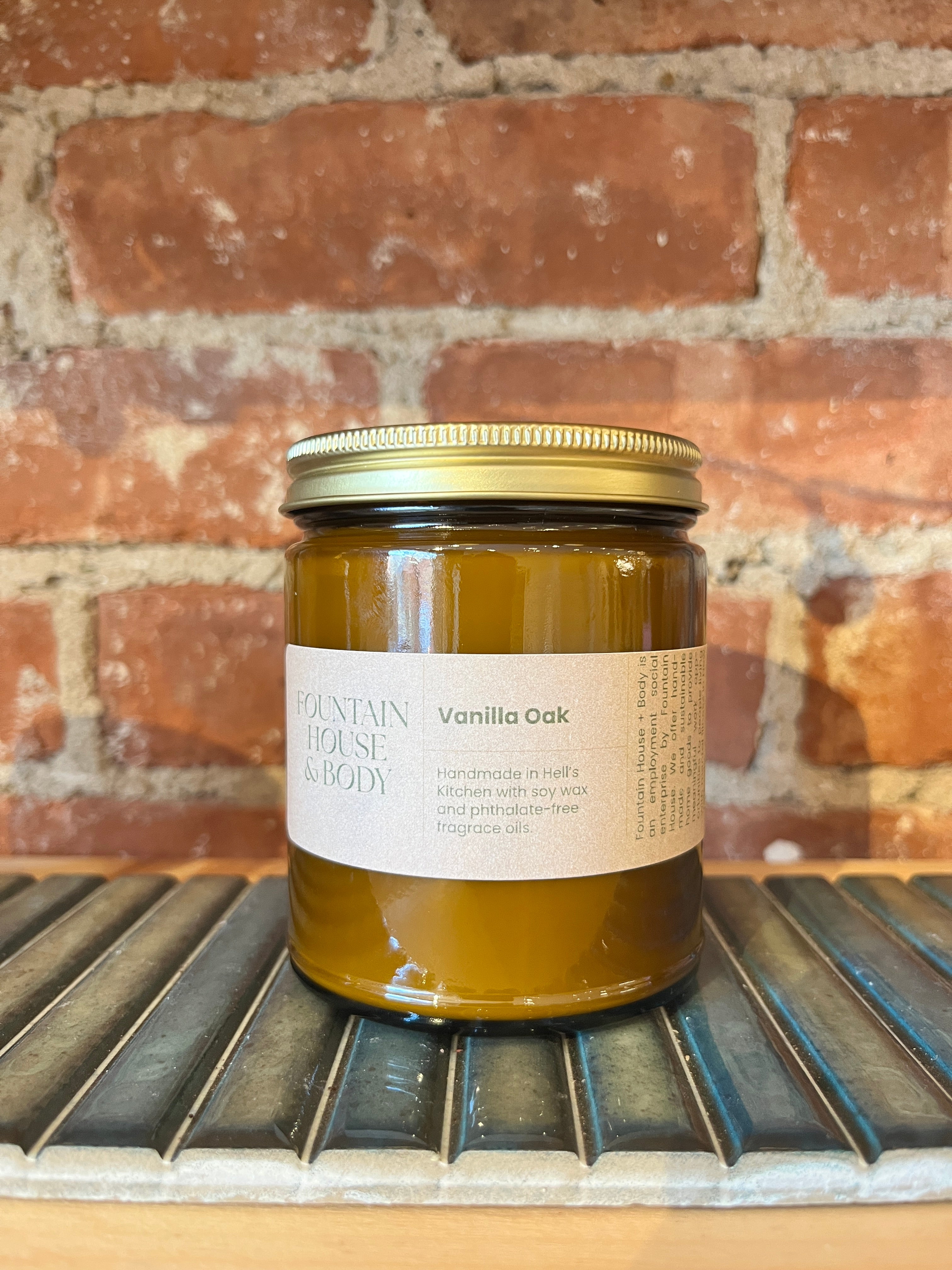 Hand Poured Soy Candle 7.2 oz --VANILLA OAK