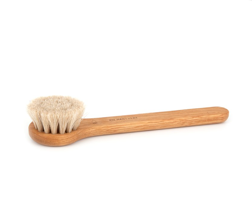 wooden face brush with horsehair bristles